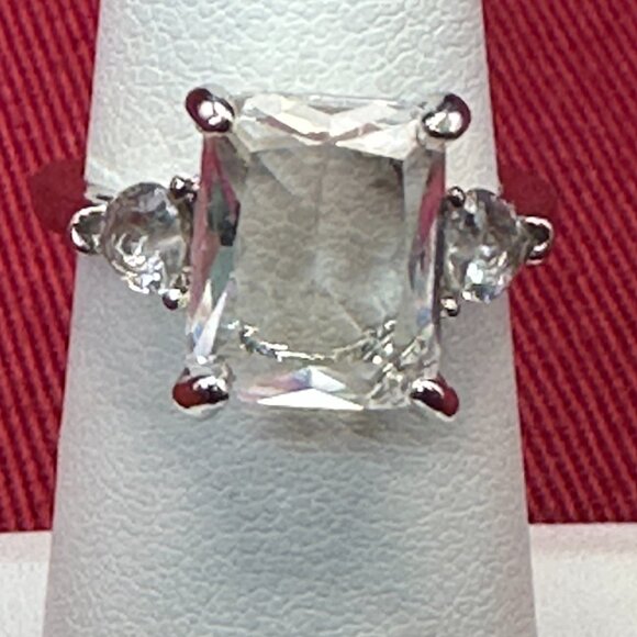 Large Emerald Cut Crystal Silver-Tone Ring Size 5.5 - Picture 9 of 15